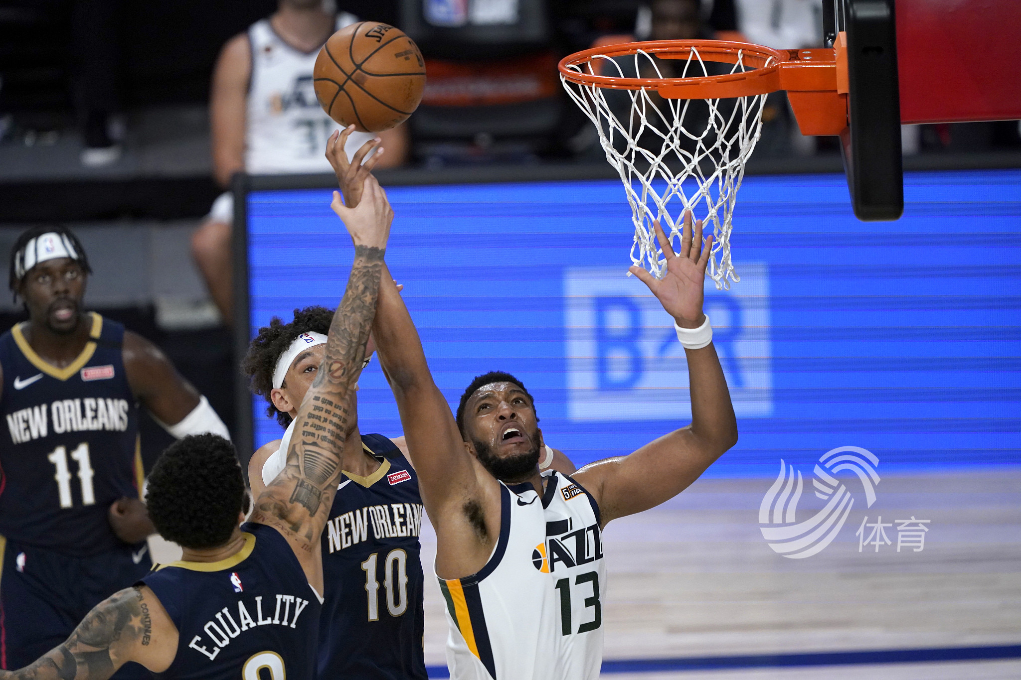 球场上每一 球场上每一