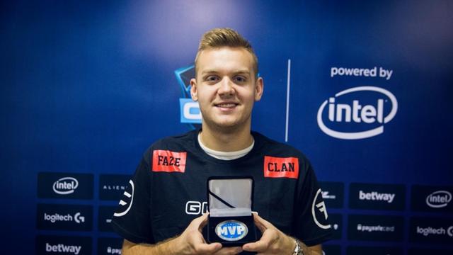 GEN击败AL夺冠，选了三个强队当底座，BLG都不配入选